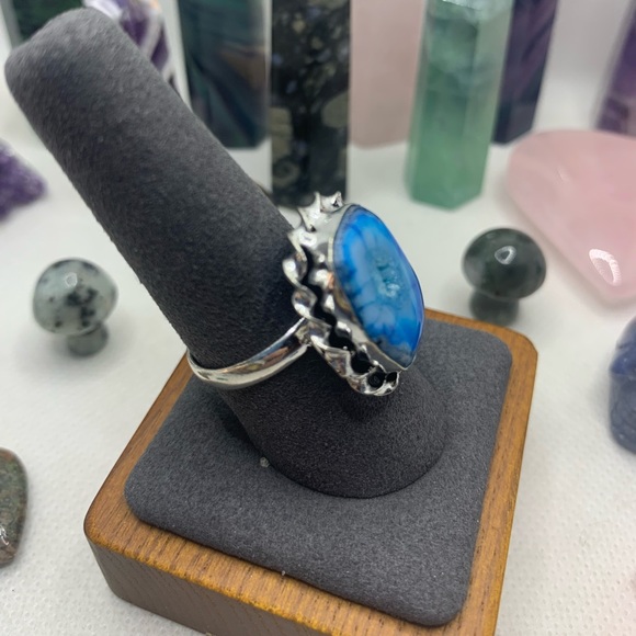 Sparkly Blue Druzy Agate Ring! .925 Sterling Silver Plated, Size 8.75 - Picture 3 of 12